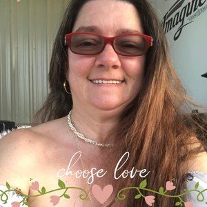 Meet your Posher, Shelly long